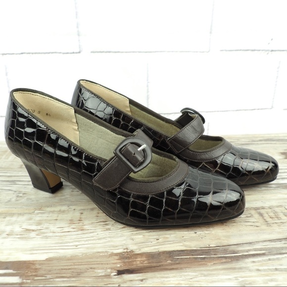 NWOT Equity brown croc embossed maryjanes - Picture 4 of 9